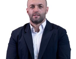 العميل Amirans Kavtaradze