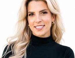 العميل Jessie Ewen