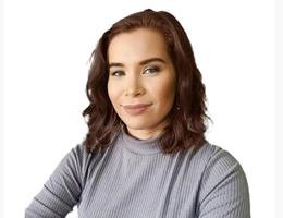 العميل Ann  Redil