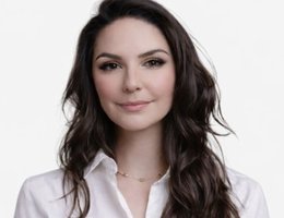 العميل Kezia Fernandes