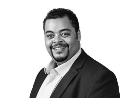 العميل Aron Kujore