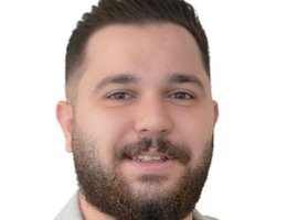 العميل Yasser Amin