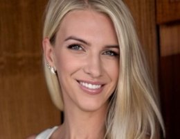 العميل Miroslava Pazmany 