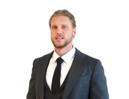 العميل Aden Hawatt