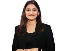 العميل Radhika Bhatt