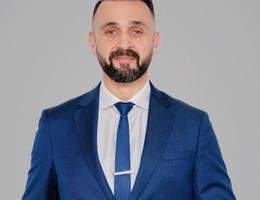 العميل Muhammad Nauman