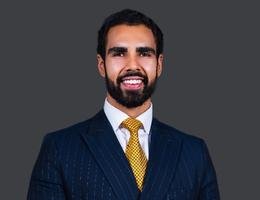 العميل Adam Sheikh