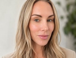 العميل Sasha Summers