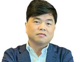 العميل Mark  Aguilar