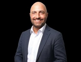Agent Julian Cleave