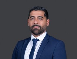 العميل Arun Omary