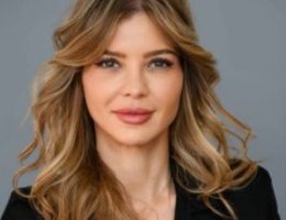 العميل Raluca Laceanu