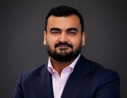 العميل  Piyush Jhunjhunwala