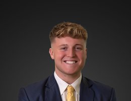 العميل Arron Miller