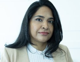 العميل Ambreen Abdul Khalique