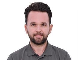 العميل Arber Sina