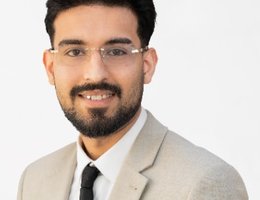 العميل Awais Shezan