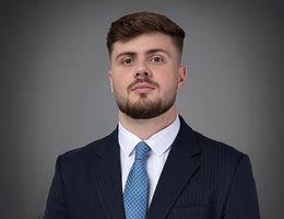 العميل Frederick Malone