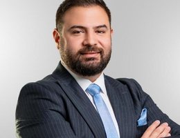 العميل Farees  Alkhouri