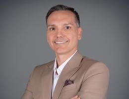 العميل Emanuel Moll