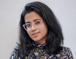 العميل Lydia James