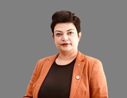 العميل Poonam Dwivedi