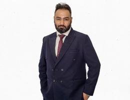 العميل Aditya Kumar Gandhi