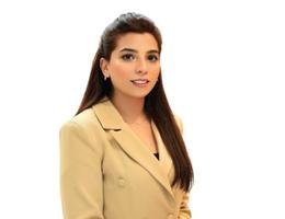 العميل Amina Younas