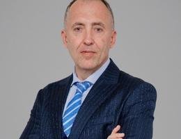 العميل Alex  Dalton