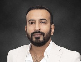 العميل Owais Qureshi