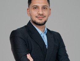 العميل Hassan Raza