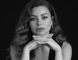 العميل Angele Baude