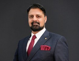 العميل Usman Naseer Mian