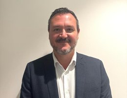 العميل Scott Reynolds 