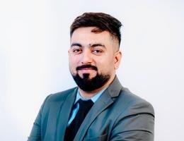 العميل Maaz Abbasi