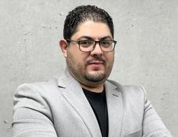 العميل Raymon Nader