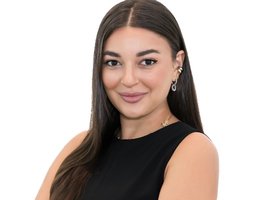 Agent Parvin  Mammadova