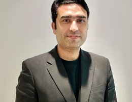 العميل Adeel Arshad