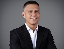 العميل Dominik  Bielawski