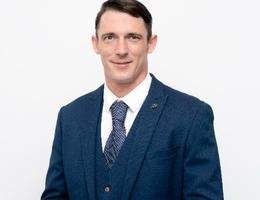 العميل Ashley Bates