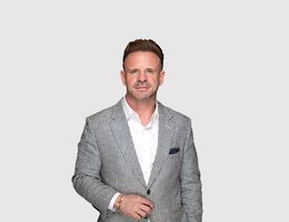 العميل Darren Jarvis