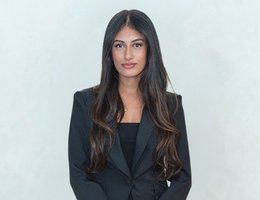 العميل Alia Hussain