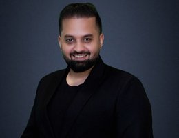 العميل Muhammad Usama Riaz Khan