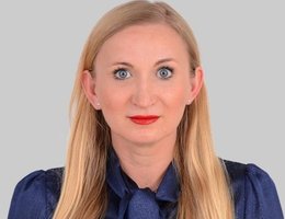 العميل Agnes Chris