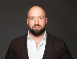 Agent Yasser KadebAlban