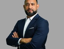 العميل Jason Khan