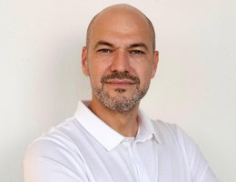 العميل Valerii Kochenov