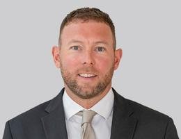 العميل Thomas Elkington