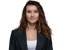 العميل Anna Safronova