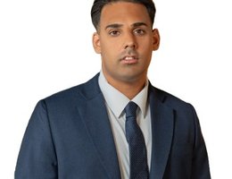 العميل Aaron Heer